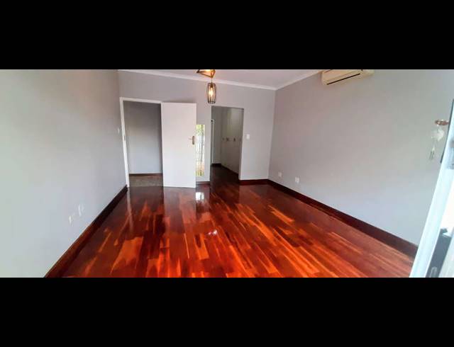 4 BEDROOM FREESTANDING FOR SALE IN GLEN MARAIS